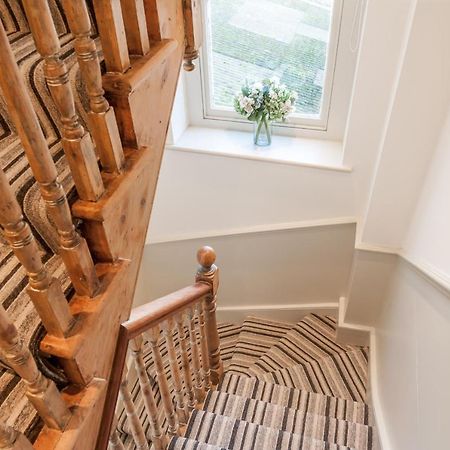 City Centre Stunning House-Roman Baths - 3Min Walk - 4 Bedrooms エクステリア 写真