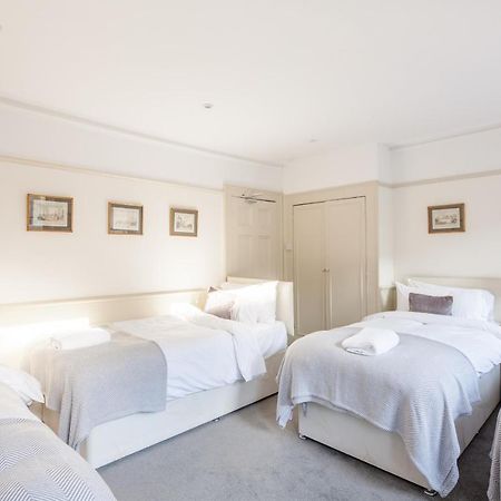 City Centre Stunning House-Roman Baths - 3Min Walk - 4 Bedrooms エクステリア 写真