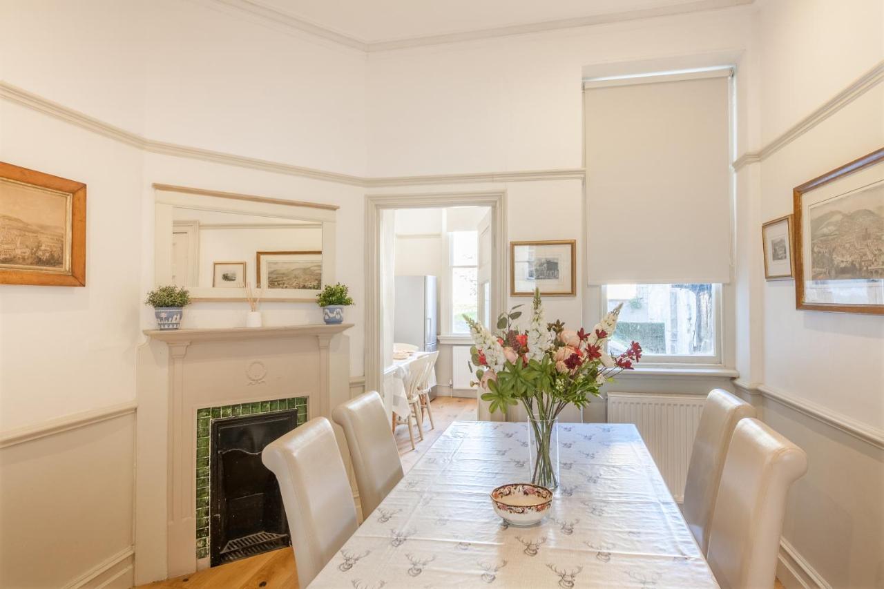 City Centre Stunning House-Roman Baths - 3Min Walk - 4 Bedrooms エクステリア 写真