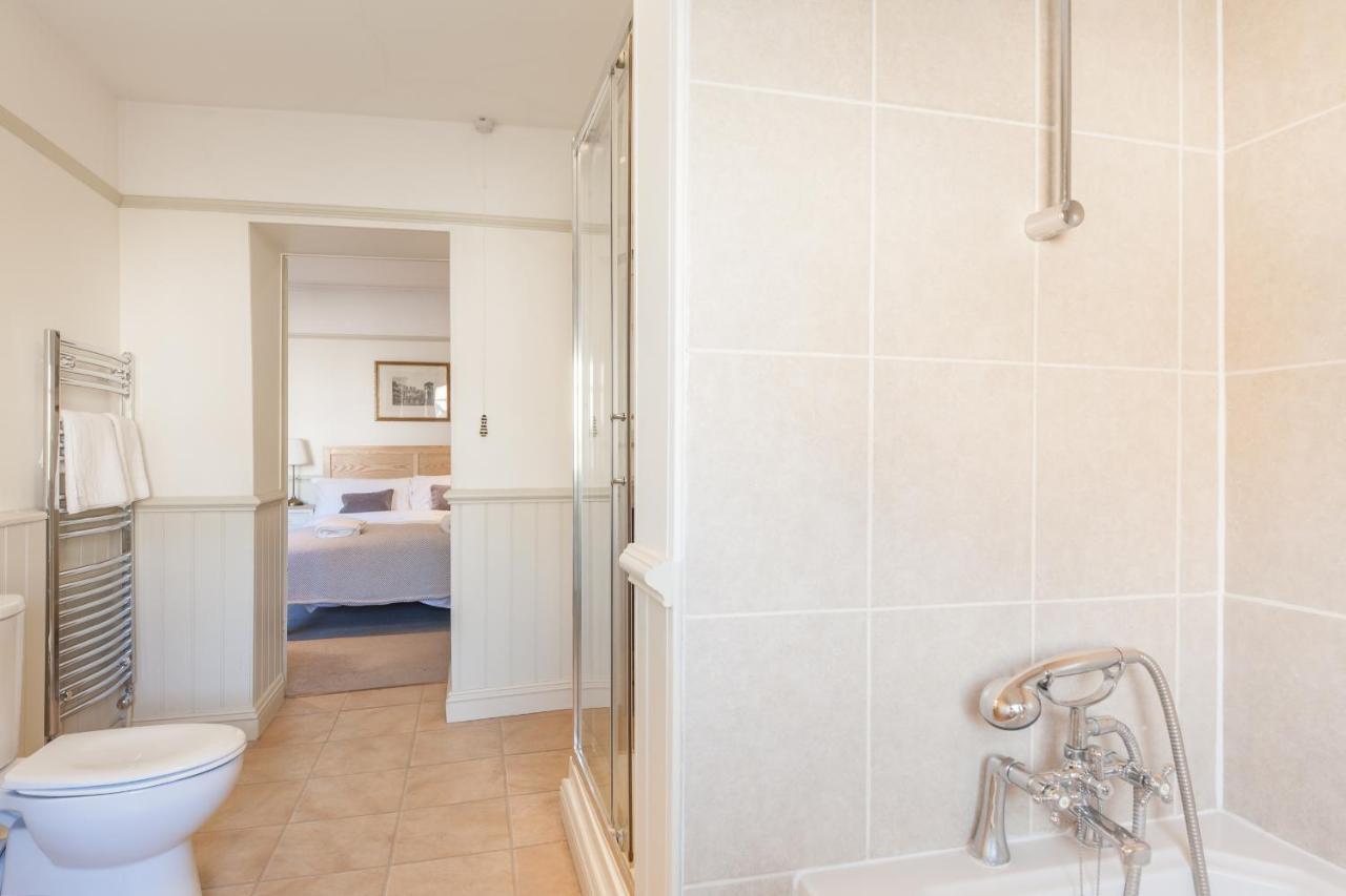 City Centre Stunning House-Roman Baths - 3Min Walk - 4 Bedrooms エクステリア 写真